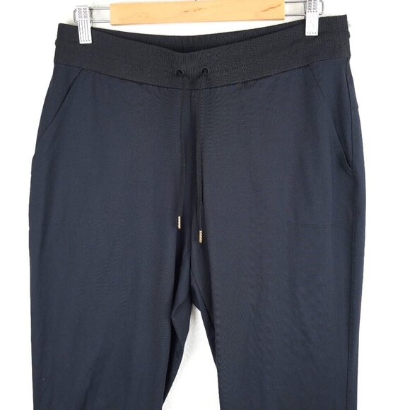 EUC Athleta Jogger Pants Crop Active Stretch Front & Back Pockets Black Size M - Picture 2 of 7